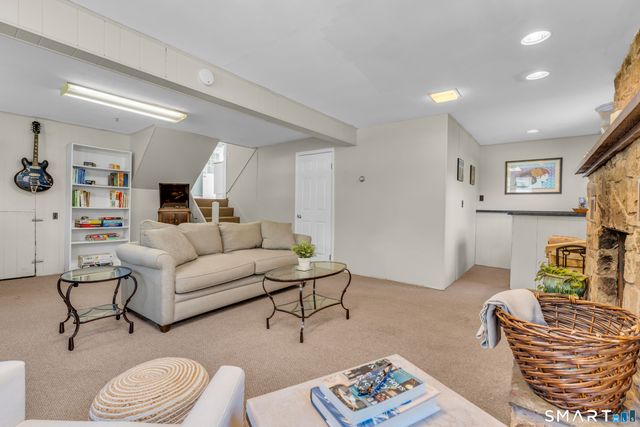 44 Palmer Woods Circle, Branford, CT 06405