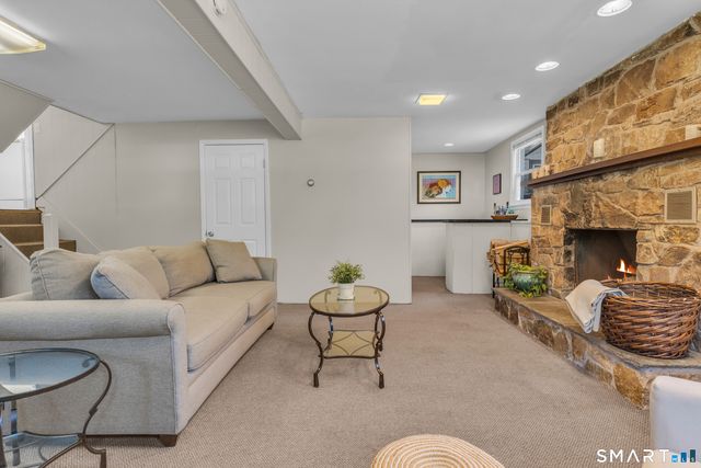 44 Palmer Woods Circle, Branford, CT 06405