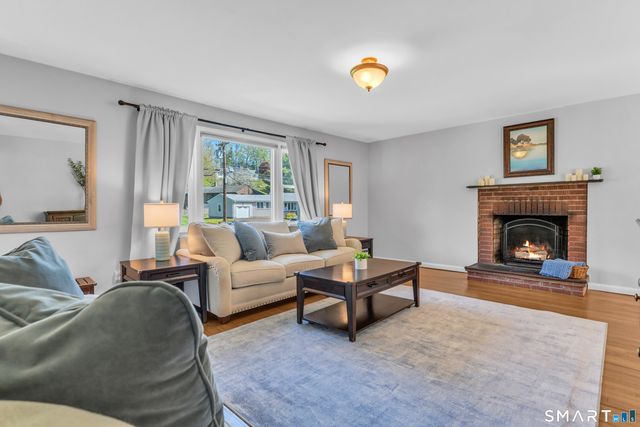 44 Palmer Woods Circle, Branford, CT 06405