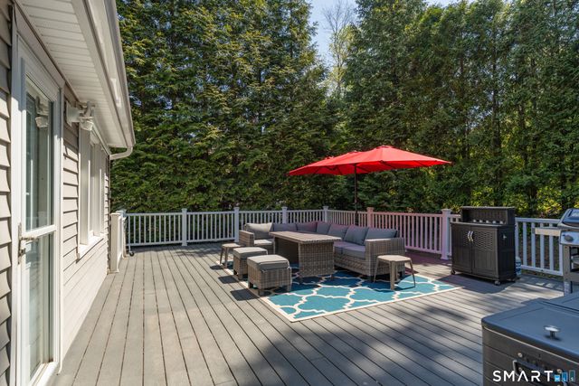 44 Palmer Woods Circle, Branford, CT 06405