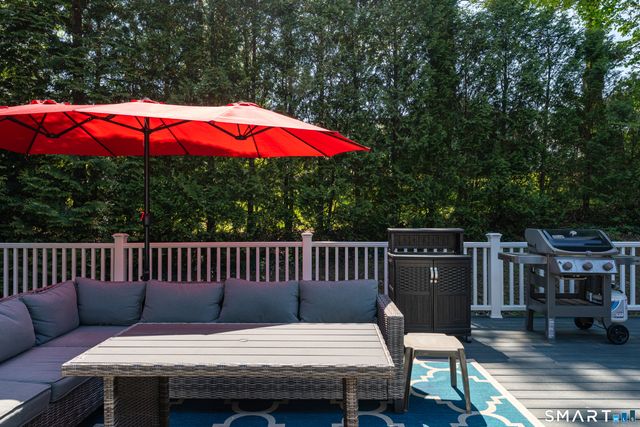44 Palmer Woods Circle, Branford, CT 06405