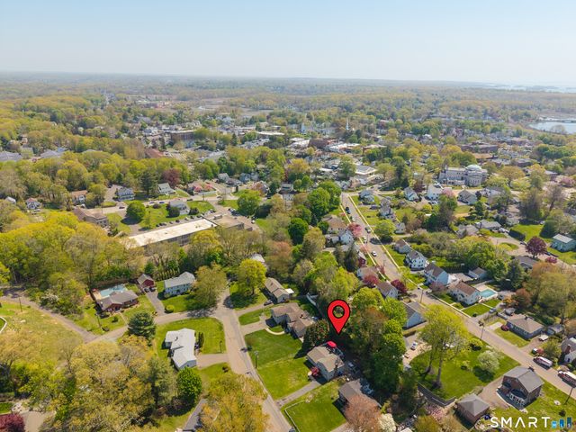 44 Palmer Woods Circle, Branford, CT 06405