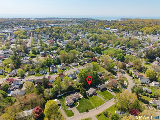 44 Palmer Woods Circle, Branford, CT 06405