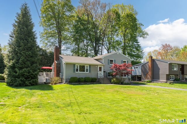 44 Palmer Woods Circle, Branford, CT 06405