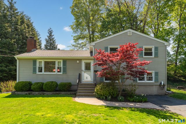 44 Palmer Woods Circle, Branford, CT 06405