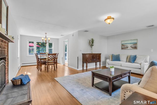 44 Palmer Woods Circle, Branford, CT 06405