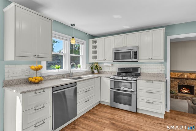 44 Palmer Woods Circle, Branford, CT 06405