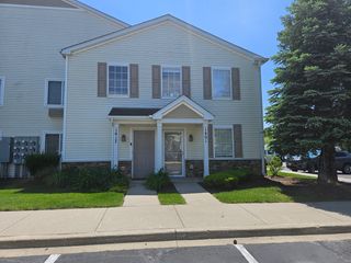 1401 Silverstone Drive, Carpentersville, IL 60110