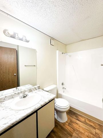 2421 Madison St Apt 41, Clarksville, TN 37043