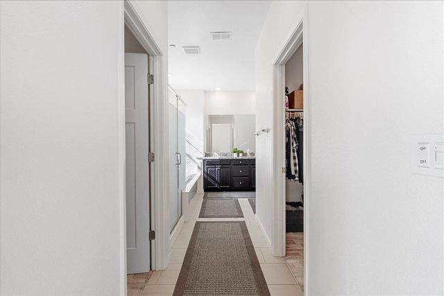 9287 Mystic Lake Aly, Sacramento, CA 95829