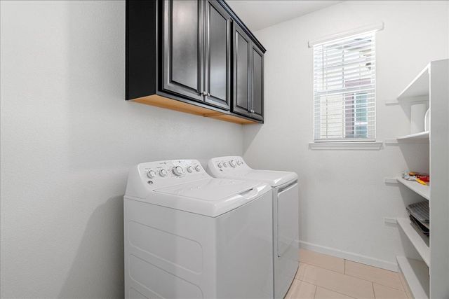 9287 Mystic Lake Aly, Sacramento, CA 95829