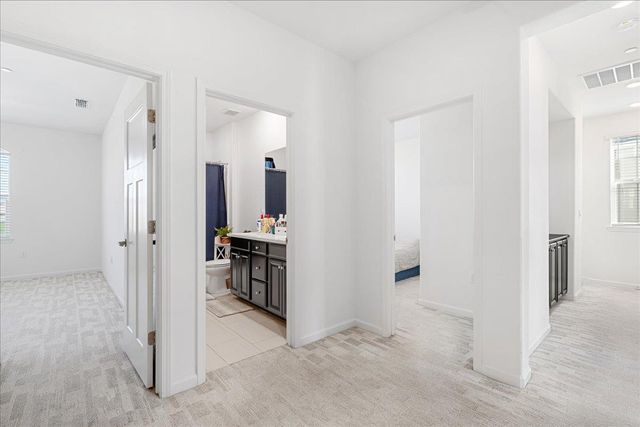 9287 Mystic Lake Aly, Sacramento, CA 95829