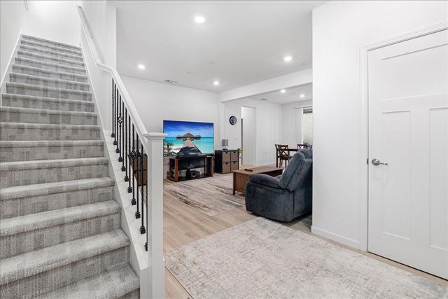 9287 Mystic Lake Aly, Sacramento, CA 95829