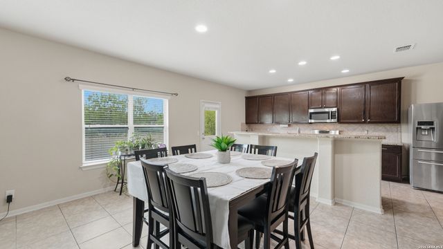 644 PEACOCK LN, New Braunfels, TX 78130