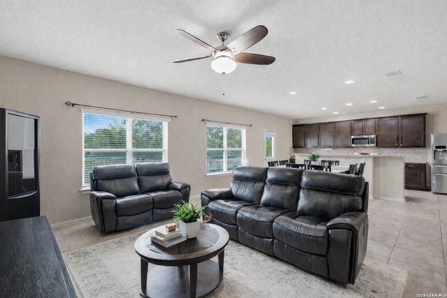 644 PEACOCK LN, New Braunfels, TX 78130