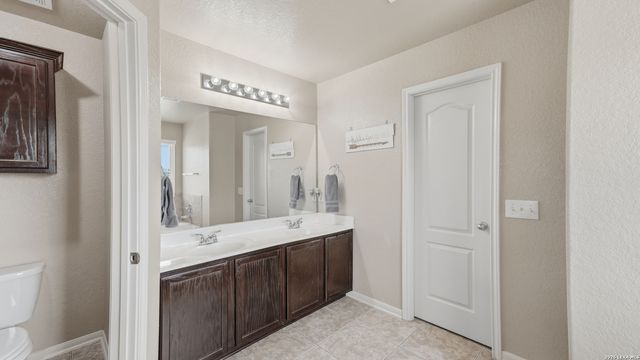 644 PEACOCK LN, New Braunfels, TX 78130