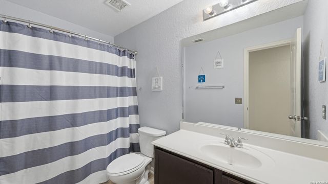 644 PEACOCK LN, New Braunfels, TX 78130