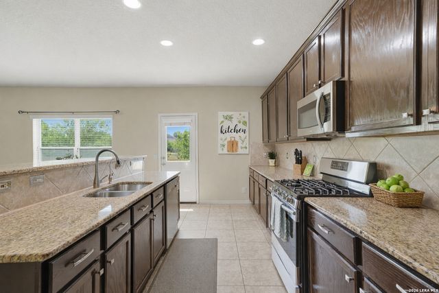 644 PEACOCK LN, New Braunfels, TX 78130