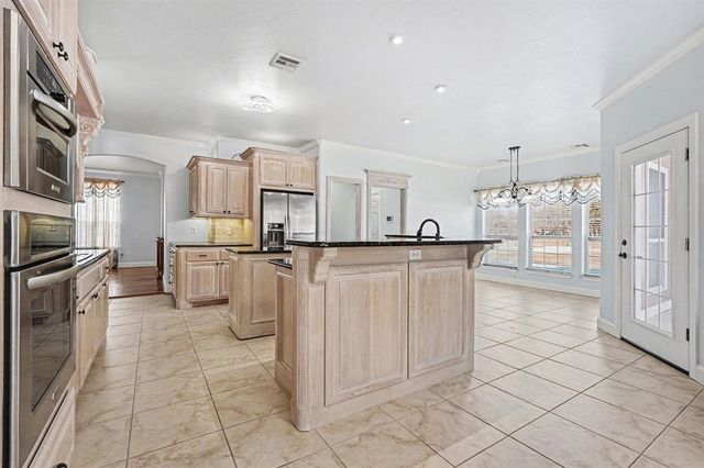 4551 Highland Lake Drive, Norman, OK 73026