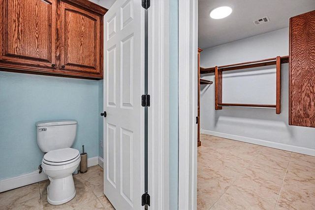 4551 Highland Lake Drive, Norman, OK 73026
