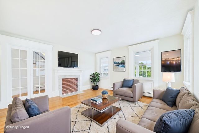 398 Main St, Wareham, MA 02571