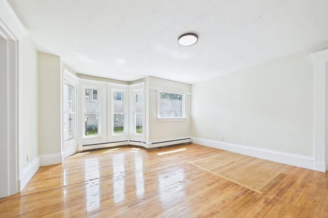 398 Main St, Wareham, MA 02571