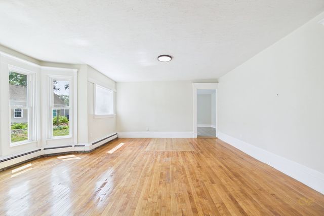 398 Main St, Wareham, MA 02571