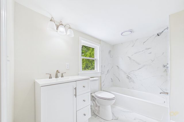 398 Main St, Wareham, MA 02571