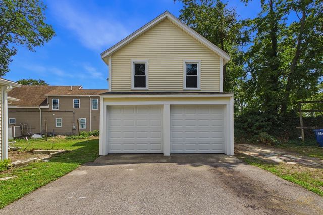 398 Main St, Wareham, MA 02571