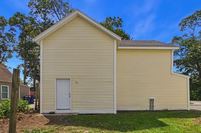 398 Main St, Wareham, MA 02571