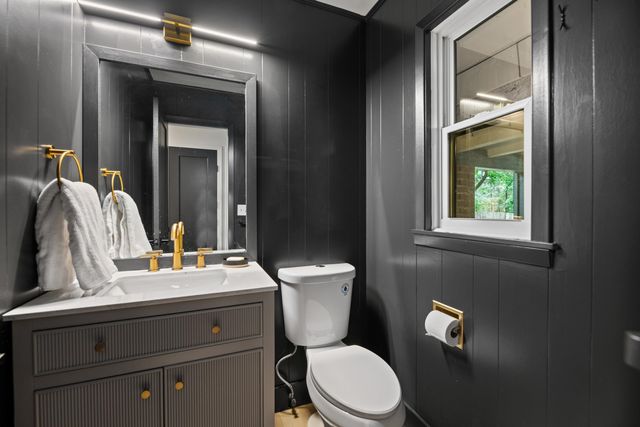 7960 E Dublin Ct, Wichita, KS 67206