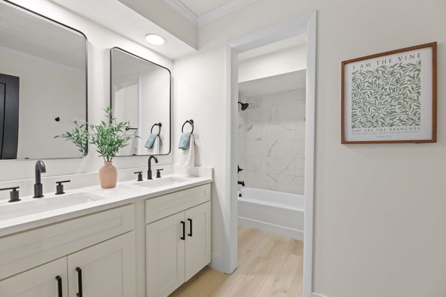 7960 E Dublin Ct, Wichita, KS 67206