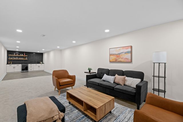 7960 E Dublin Ct, Wichita, KS 67206