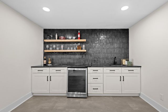 7960 E Dublin Ct, Wichita, KS 67206