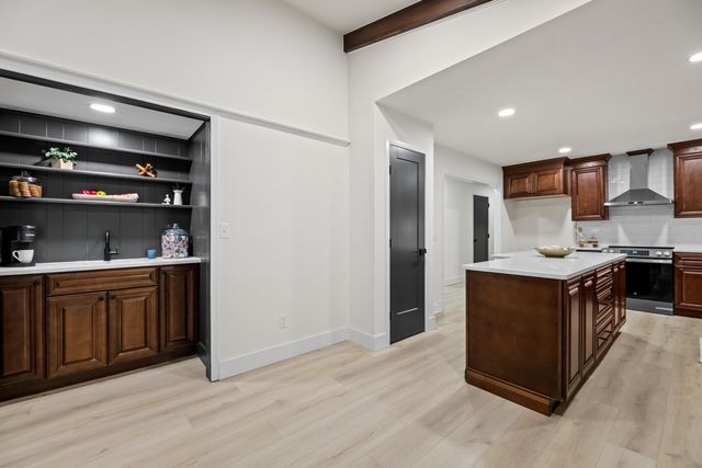 7960 E Dublin Ct, Wichita, KS 67206