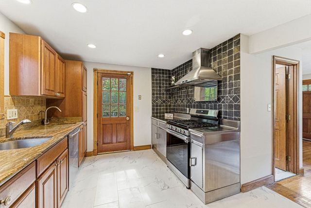 33 Wallace Road, Wayland, MA 01778