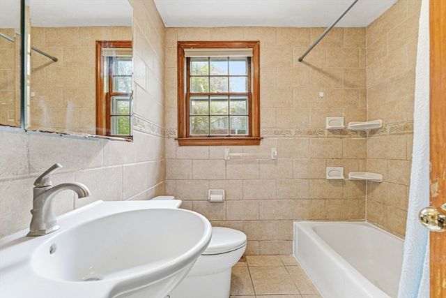 33 Wallace Road, Wayland, MA 01778