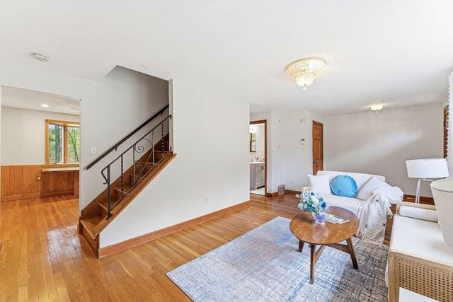 33 Wallace Road, Wayland, MA 01778