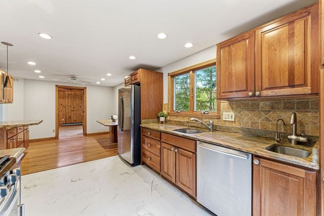 33 Wallace Road, Wayland, MA 01778