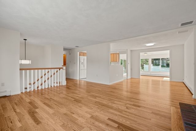 31 Phillips Cir, Waltham, MA 02452