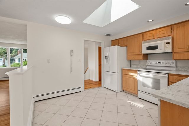 31 Phillips Cir, Waltham, MA 02452