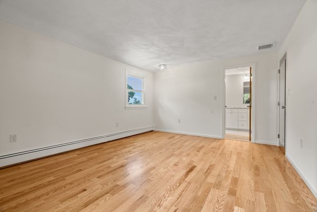 31 Phillips Cir, Waltham, MA 02452