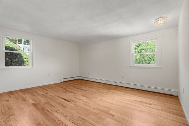 31 Phillips Cir, Waltham, MA 02452