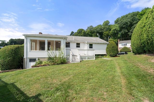 31 Phillips Cir, Waltham, MA 02452