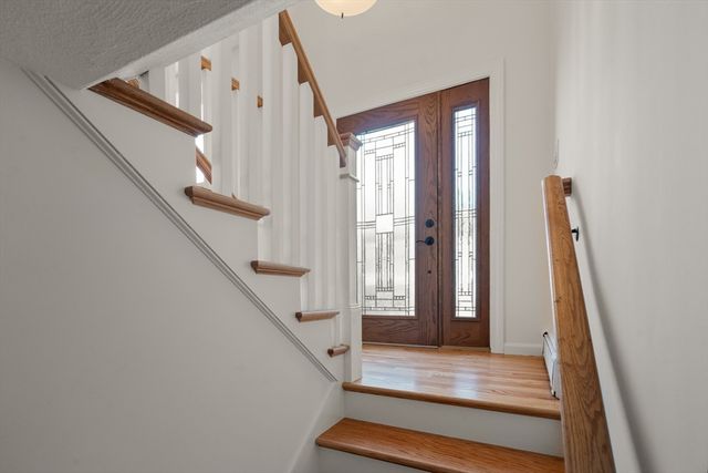 31 Phillips Cir, Waltham, MA 02452