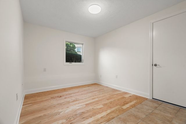 31 Phillips Cir, Waltham, MA 02452