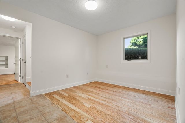 31 Phillips Cir, Waltham, MA 02452