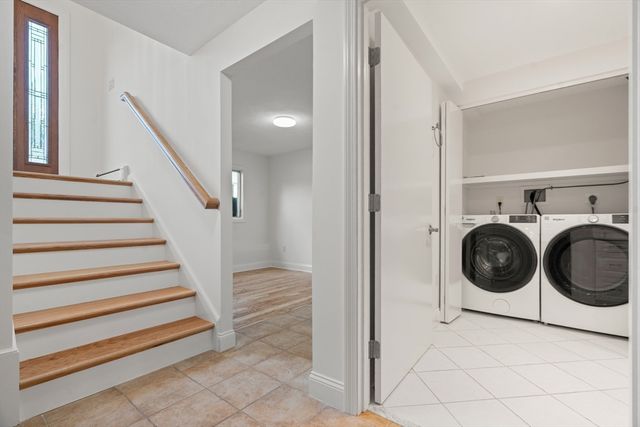 31 Phillips Cir, Waltham, MA 02452