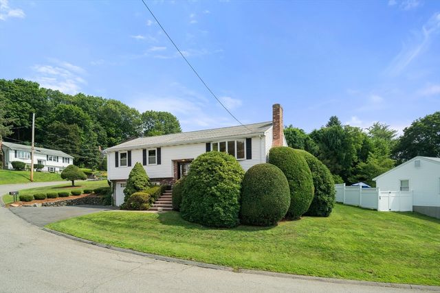 31 Phillips Cir, Waltham, MA 02452