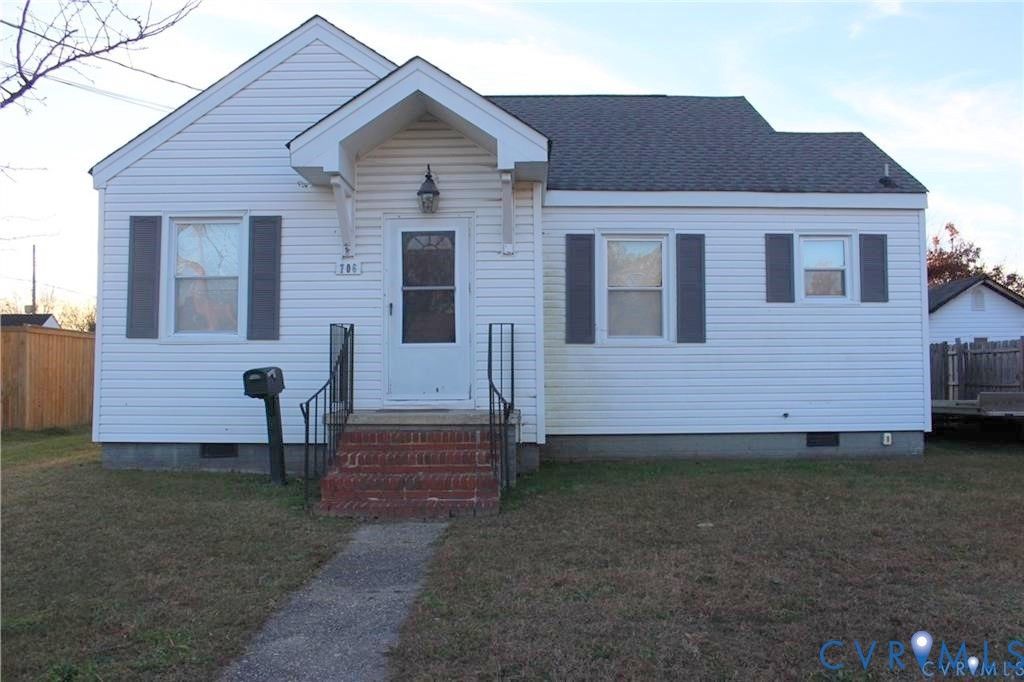 706 Floral Ave, Colonial Heights, VA 23834